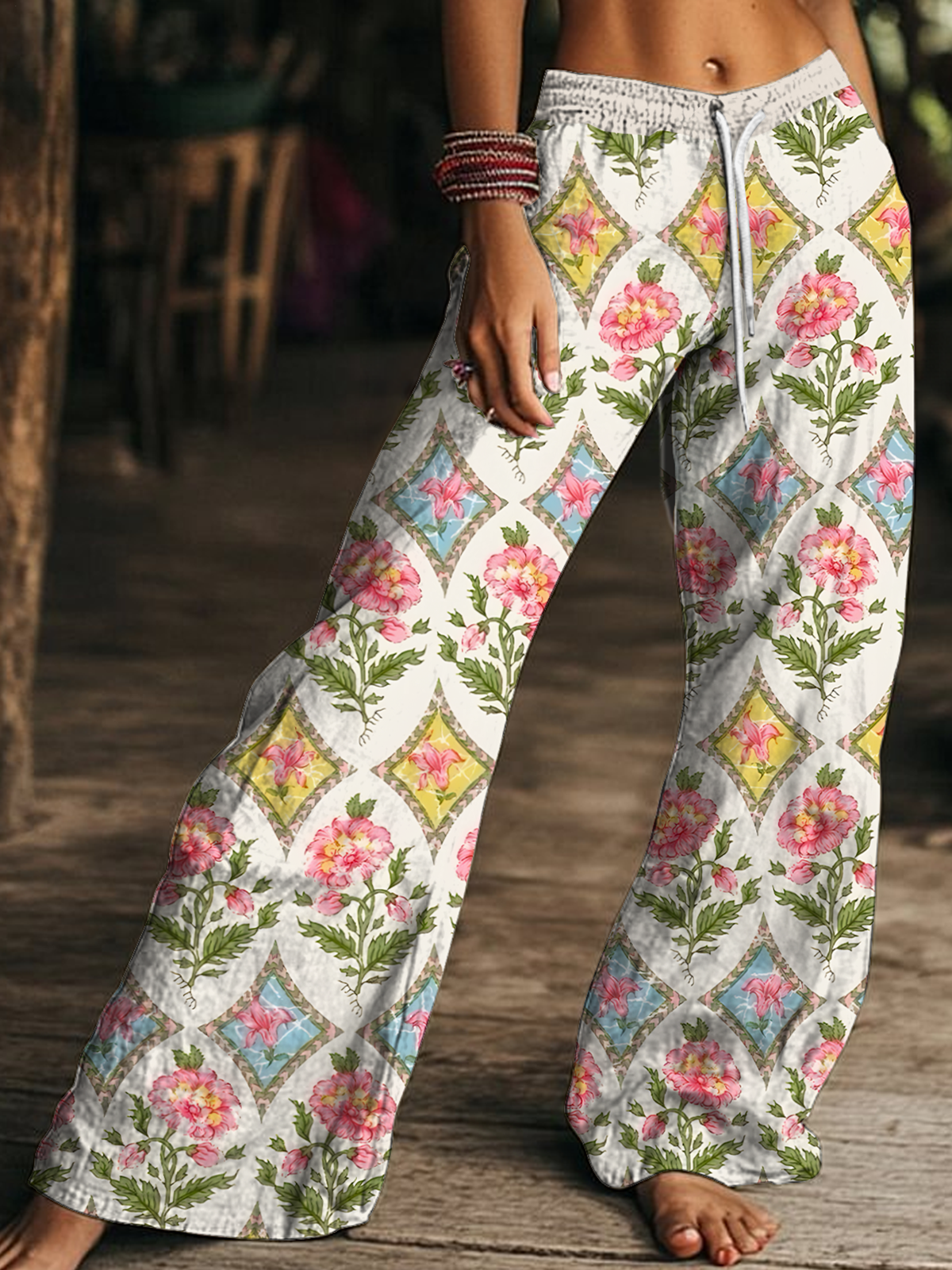 Retro Floral Art Women's Drawstring Wide-Leg Pants