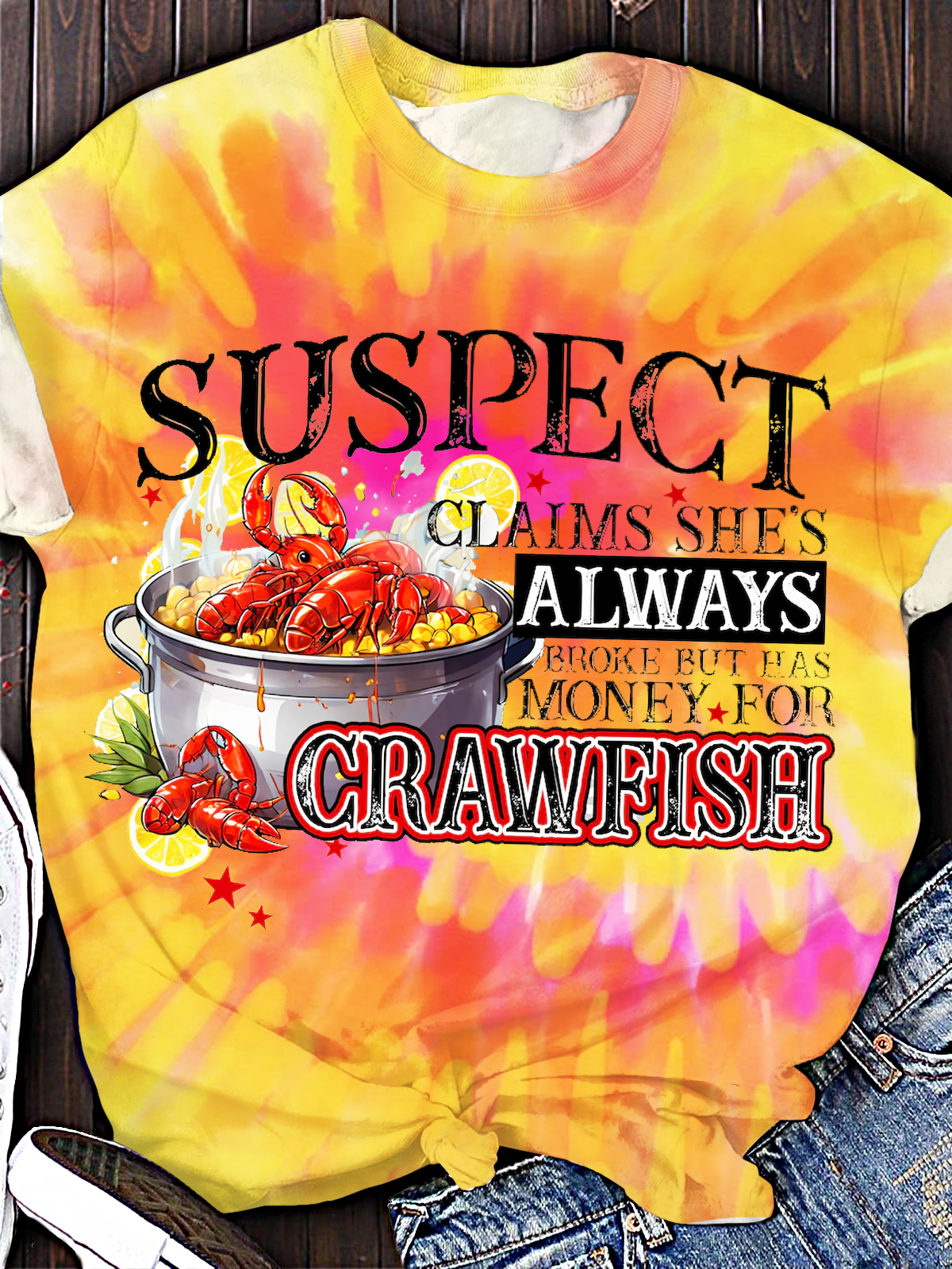 容疑者は金欠だがザリガニのクルーネックTシャツを買うお金はあると主張