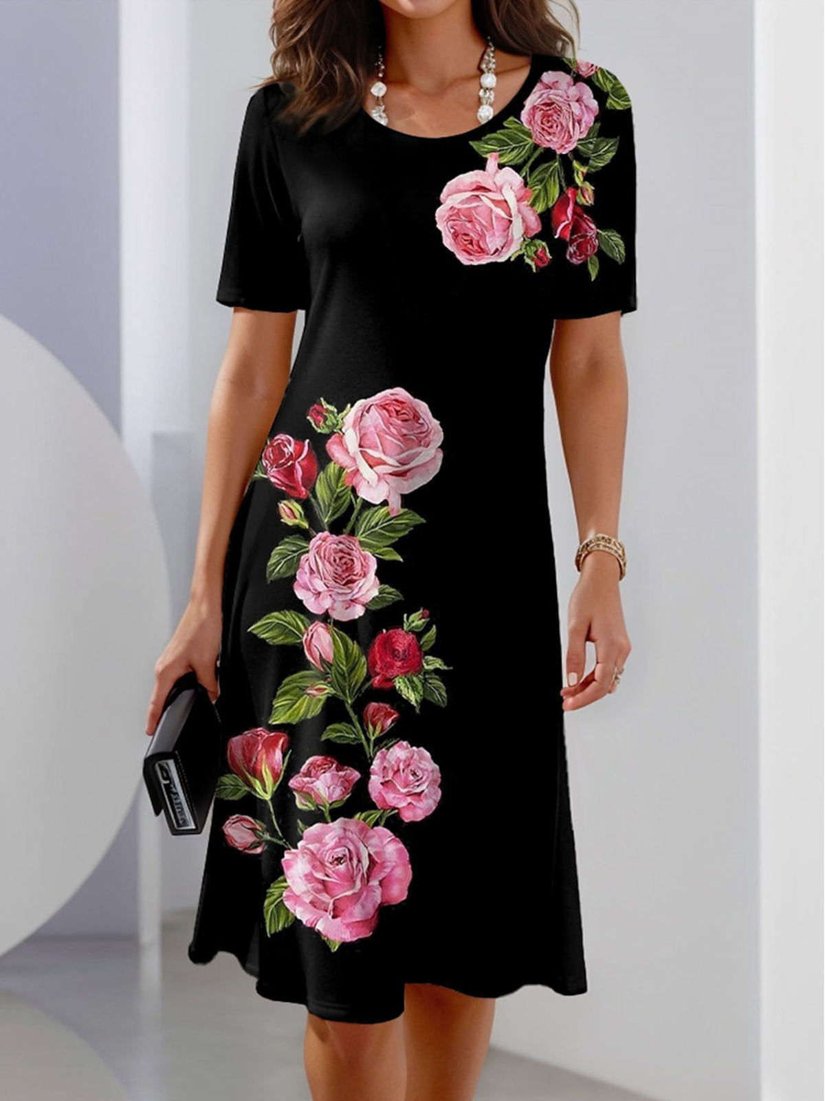 Robe à imprimé floral et col ras du cou à manches courtes